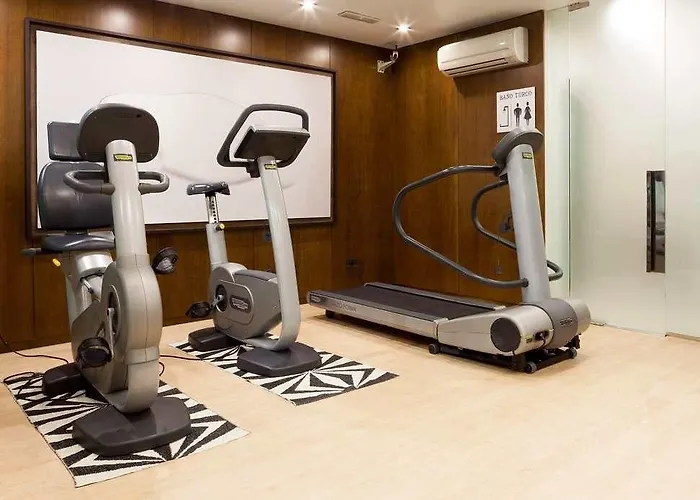 מלון Ac Palacio Universal By Marriott 4*