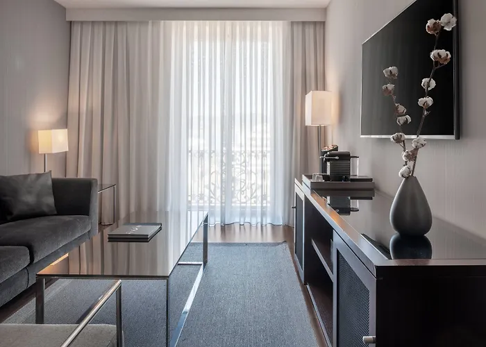 מלון Ac Palacio Universal By Marriott 4*